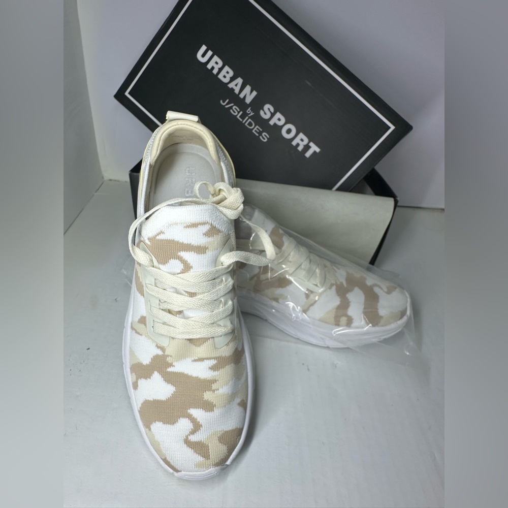 J/SLIDES Urban Sport Beige Camouflage Knit Hattie Sneakers Women’s 9.5 NWT